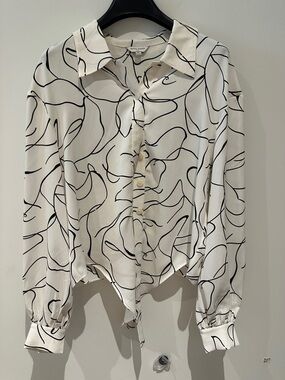 MWOT - Petite Studio Cream Button-Down Blouse with Black Abstract Line Print